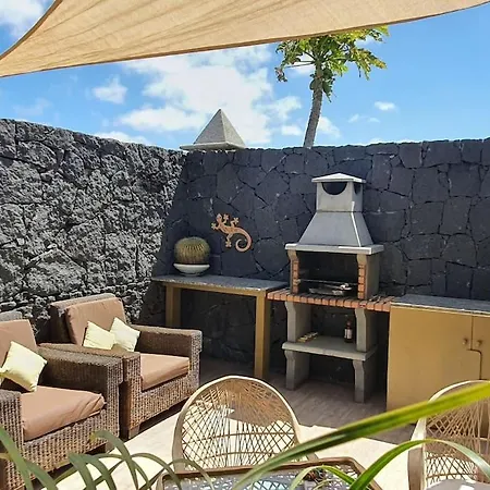 La Graciosa By Rentaholidayslanzarote *